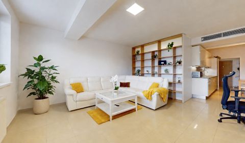 BA/PETRŽALKA-1,5 szobás lakás kiadó parkolóval, 5 percre Draždiak