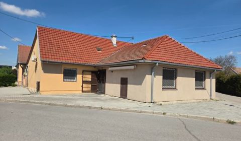 Eladó Üzlethelység, Üzlethelység, Malacky, Szlovákia