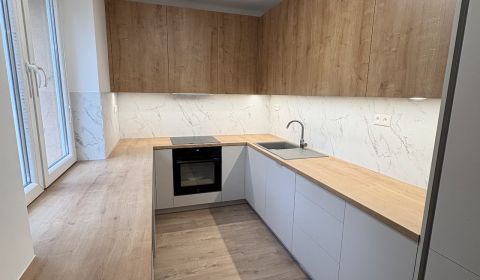 Eladó 4 szobás lakás, 4 szobás lakás, Drieňová, Bratislava - Ružinov, 