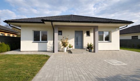 Eladó Családi ház, Családi ház, Liptovský Mikuláš, Szlovákia