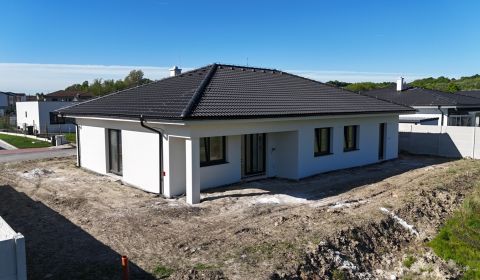 Eladó Családi ház, Családi ház, Delevarová, Pezinok, Szlovákia