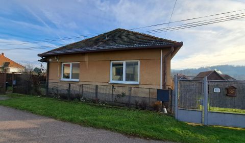 Eladó Családi ház, Családi ház, Nemčiňany, Zlaté Moravce, Szlovákia