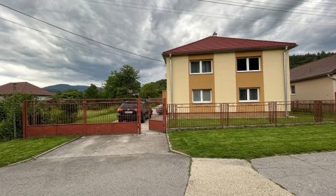 Eladó Családi ház, Családi ház, Banská Bystrica, Szlovákia