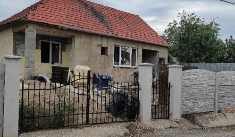Eladó Családi ház, Családi ház, Nové Zámky, Szlovákia