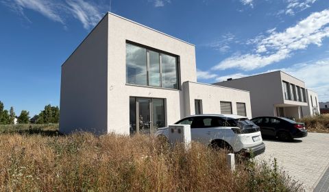 Eladó Családi ház, Családi ház, Čerešňová, Senec, Szlovákia