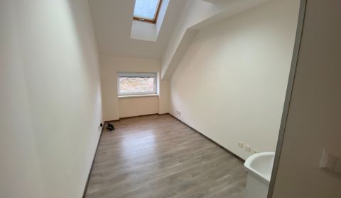 Kiadó Irodahelység, Irodahelység, Jánošíkova, Rimavská Sobota, Szlovák