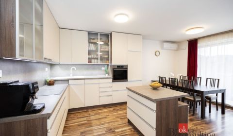 Eladó 3 szobás lakás, Banská Bystrica, Szlovákia