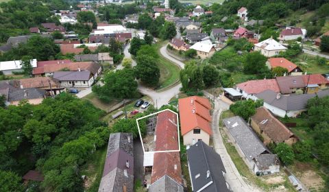 Eladó Családi ház, Családi ház, Nové Mesto nad Váhom, Szlovákia