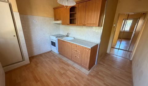 Eladó 2 szobás lakás, 2 szobás lakás, Kuzmányho, Topoľčany, Szlovákia