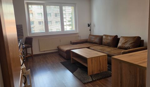 Kiadó 2 szobás lakás, 2 szobás lakás, Hlaváčikova, Bratislava - Karlov
