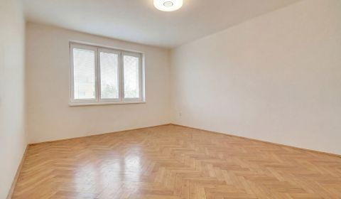 Eladó 3 szobás lakás, 3 szobás lakás, Nové Zámky, Szlovákia
