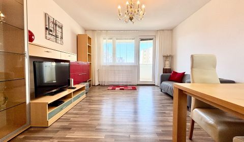 Eladó 4 szobás lakás, 4 szobás lakás, Bajzova, Bratislava - Ružinov, S