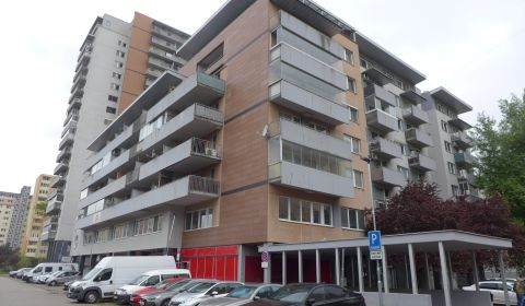 Eladó Garázsok, Garázsok, Námestie hraničiarov, Bratislava - Petržalka
