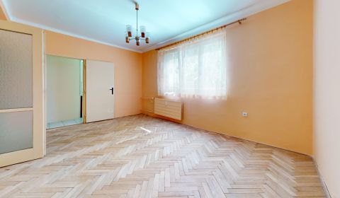 Eladó 2 szobás lakás, 2 szobás lakás, Bernolákova, Topoľčany, Szlováki