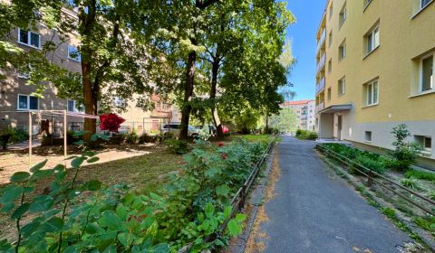 Eladó 2 szobás lakás, 2 szobás lakás, Bernolákova, Topoľčany, Szlováki