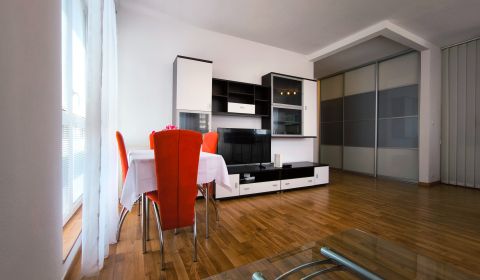 Kiadó 3 szobás lakás, 3 szobás lakás, Majerníkova, Bratislava - Karlov