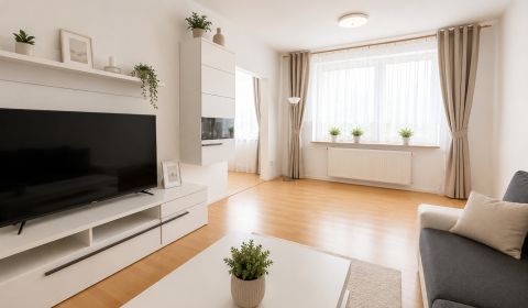 Eladó 3 szobás lakás, 3 szobás lakás, Stred, Považská Bystrica, Szlová