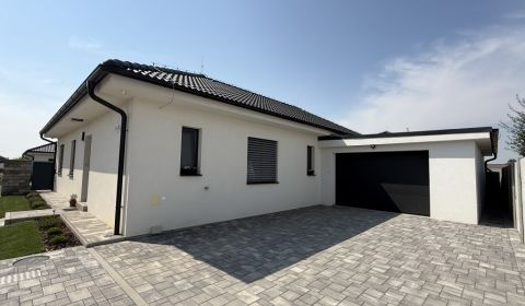 Eladó Családi ház, Családi ház, Zlaté Moravce, Szlovákia