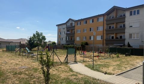 Eladó 3 szobás lakás, 3 szobás lakás, M.R.Štefánika, Senec, Szlovákia