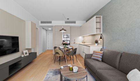 Eladó 2 szobás lakás, 2 szobás lakás, Továrenská, Bratislava - Staré M