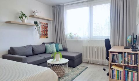 Eladó 1 szobás lakás, 1 szobás lakás, Žarnovická, Bratislava - Rača, S