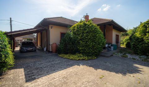 Eladó Családi ház, Családi ház, Nové Mesto nad Váhom, Szlovákia