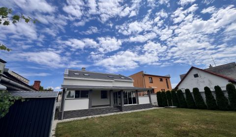 Eladó Családi ház, Családi ház, Cintorínska, Levice, Szlovákia