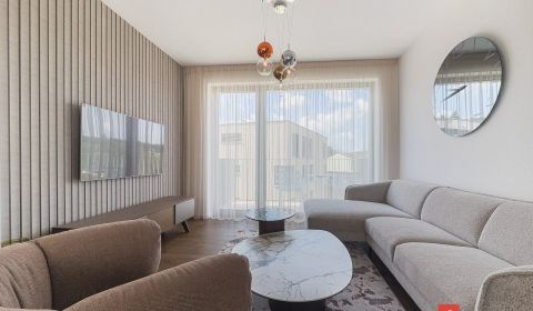 Kiadó 3 szobás lakás, Bratislava - Staré Mesto, Szlovákia