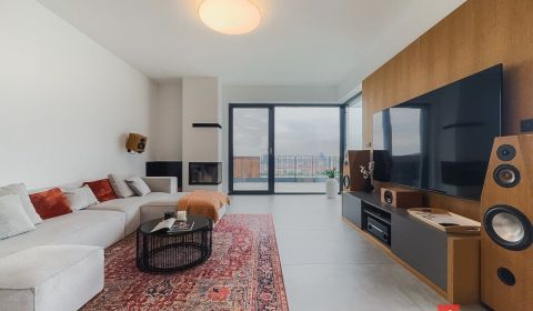 Kiadó 3 szobás lakás, Bratislava - Nové Mesto, Szlovákia