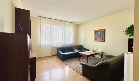 Eladó 3 szobás lakás, 3 szobás lakás, Rovniankova, Bratislava - Petrža