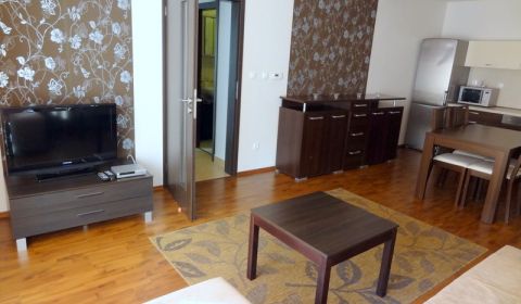 Kiadó 3 szobás lakás, 3 szobás lakás, Bakossova, Banská Bystrica, Szlo