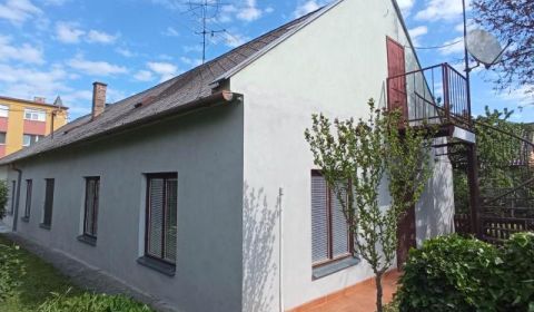 Eladó Családi ház, Családi ház, Vnútorná okružná, Komárno, Szlovákia