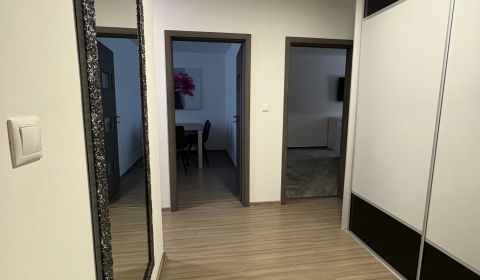 Eladó 2 szobás lakás, Šafárikova, Nové Zámky, Szlováki