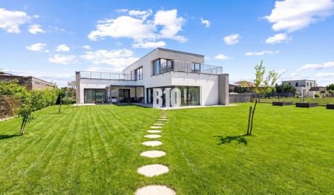 Eladó Családi ház, Családi ház, Borovicová, Senec, Szlovákia