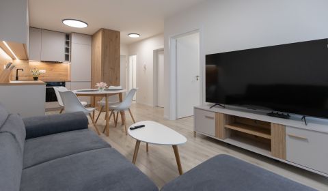 Kiadó 2 szobás lakás, 2 szobás lakás, Topolčianska, Bratislava - Petrž