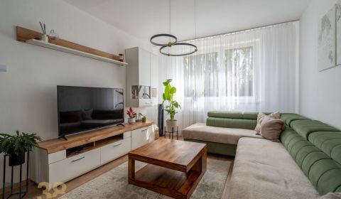 Eladó 3 szobás lakás, 3 szobás lakás, Poprad, Szlovákia