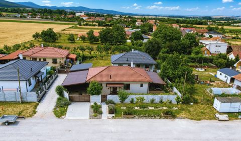 Modern családi ház eladó Oponice faluban, azonnal költözhető