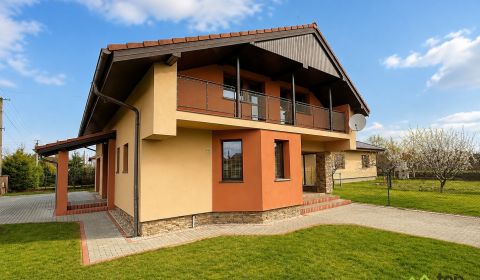 Eladó Családi ház, Családi ház, Topoľčany, Szlovákia