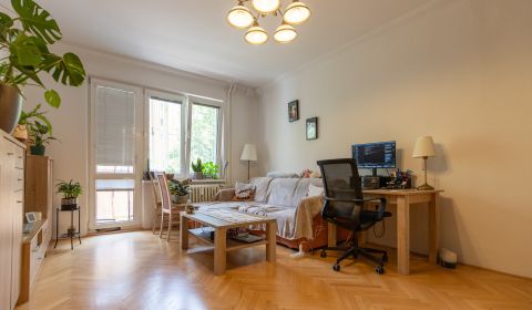 Kiadó 2 szobás lakás, 2 szobás lakás, Astrová, Bratislava - Ružinov, S