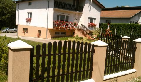 Eladó Családi ház, Családi ház, Ripňany, Topoľčany, Szlovákia