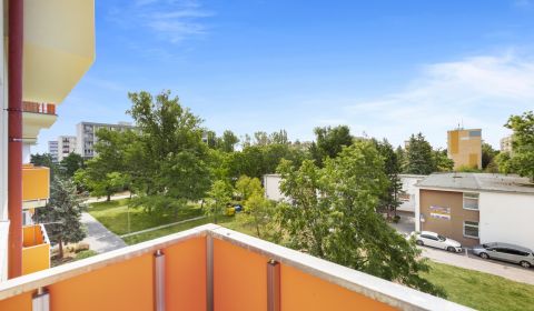 Eladó 3 szobás lakás, 3 szobás lakás, Exnárova, Bratislava - Ružinov, 