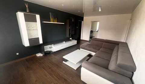 Eladó 3 szobás lakás, 3 szobás lakás, Tulská, Banská Bystrica, Szlovák