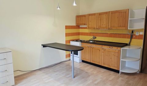 Kiadó 1 szobás lakás, 1 szobás lakás, Ľ.Štúra, Nové Zámky, Szlovákia
