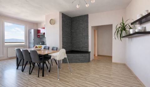 Eladó 3 szobás lakás, 3 szobás lakás, Rúbanisko III, Lučenec, Szlováki