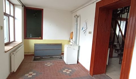 Eladó Családi ház, vállalkozási lehetöség, Érsekújvár Szlovákia