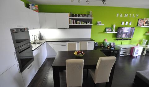 Eladó 3 szobás lakás, 3 szobás lakás, Trenčín, Szlovákia
