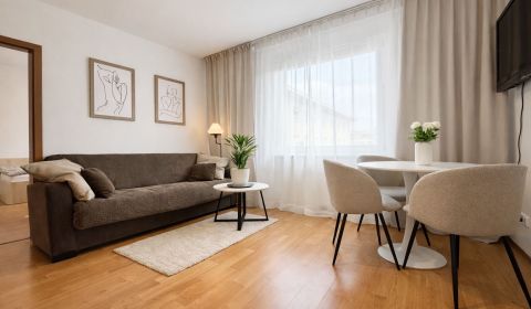 Kiadó 3 szobás lakás, 3 szobás lakás, Miletičova, Bratislava - Ružinov