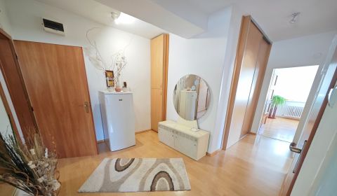 Eladó 2 szobás lakás, 2 szobás lakás, Banská Bystrica, Szlovákia