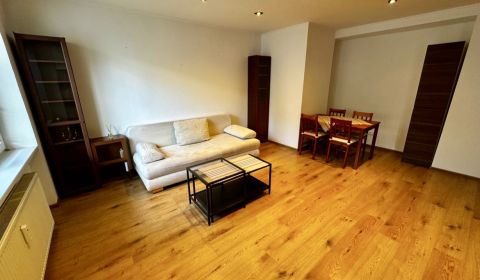 Kiadó 3 szobás lakás, 3 szobás lakás, Kupeckého, Bratislava - Ružinov,