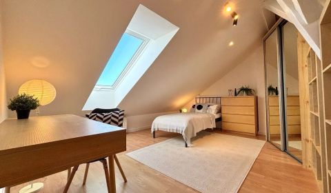 Eladó 4 szobás lakás, 4 szobás lakás, Bratislava - Staré Mesto, Szlová